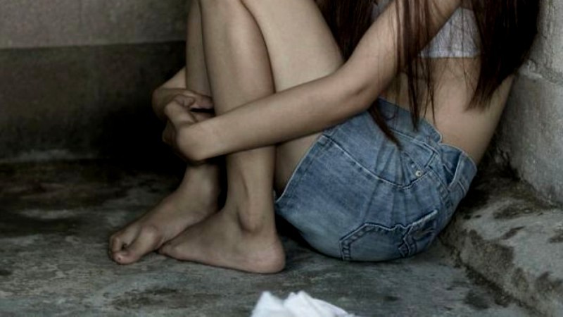 Legea care înăsprește pedepsele pentru infracțiunile de pedofilie și viol, contestată de Guvern la CCR