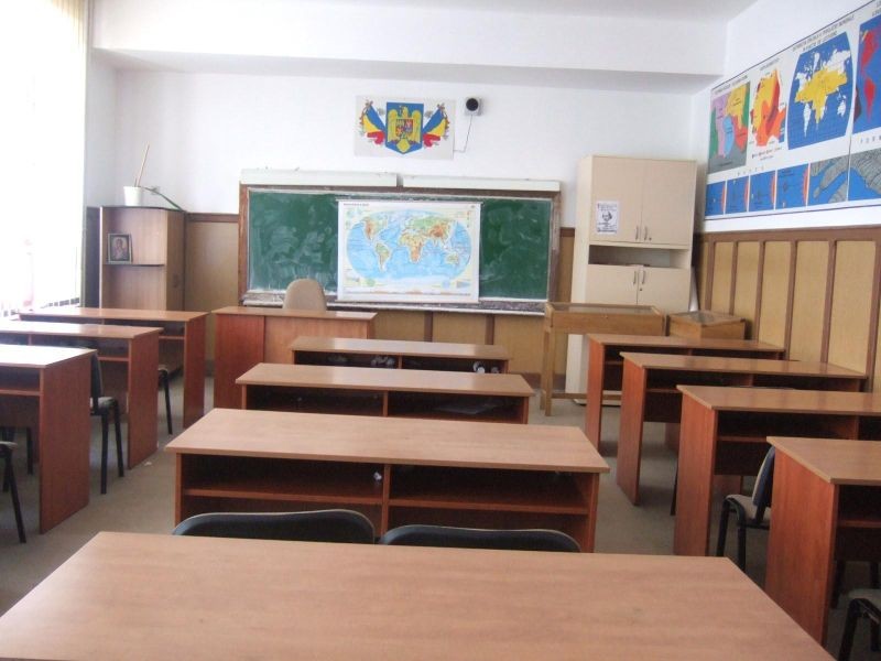 40% dintre elevii din mediul rural nu au participat la ore online (studiu)