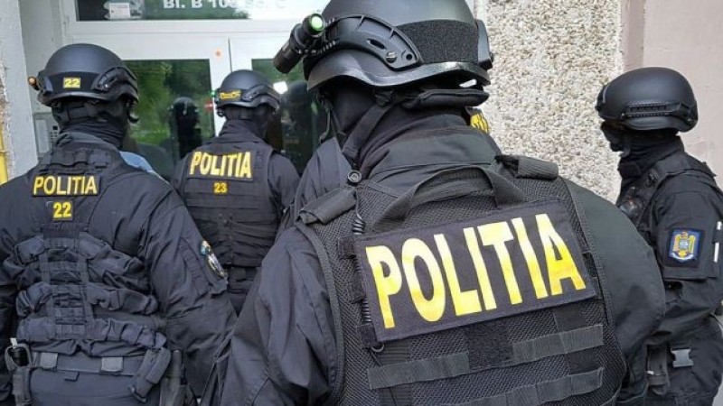 Percheziții și descinderi în Arad și încă 10 județe, în această dimineață