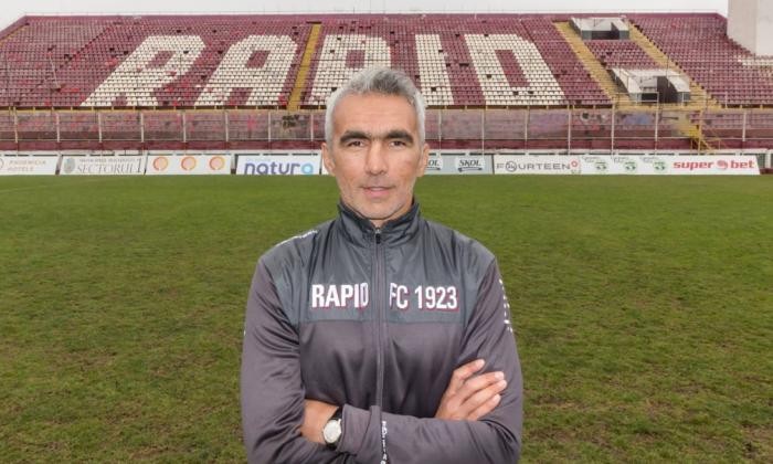 Adrian Iencsi a fost numit în funcţia de antrenor principal al echipei FC Rapid Bucureşti