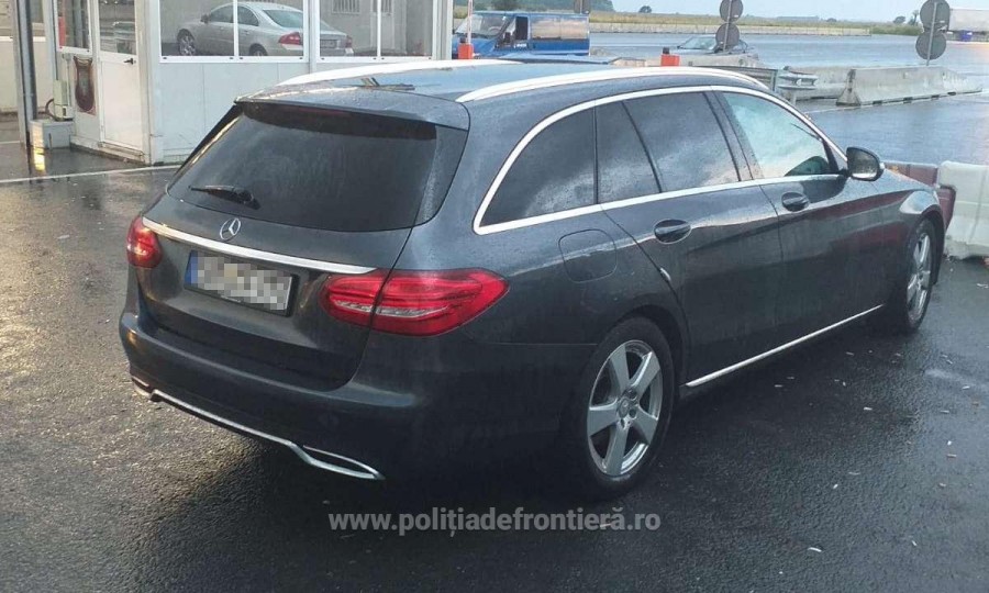 Autoturism în valoare de 16.500 de euro, căutat de autorităţile din Germania, descoperit de poliţiştii de frontieră arădeni