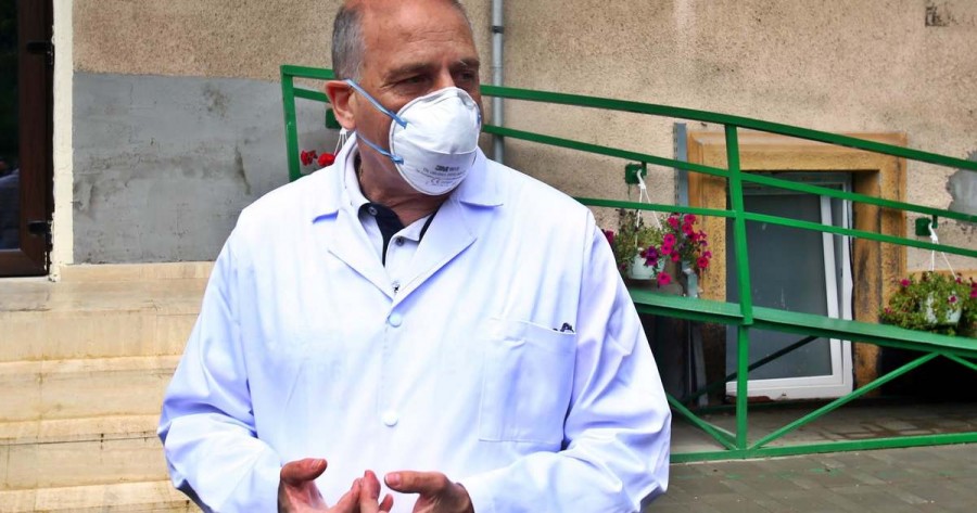 Virgil Musta: Copiii care au părinți sau bunici cu comorbidități să înceapă școala online