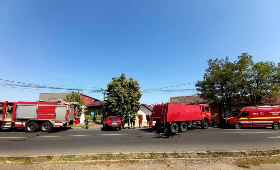 Mai multe echipaje ale ISU Arad, puse pe drumuri de un apel fals la 112 care anunța un incendiu la o casă din municipiu