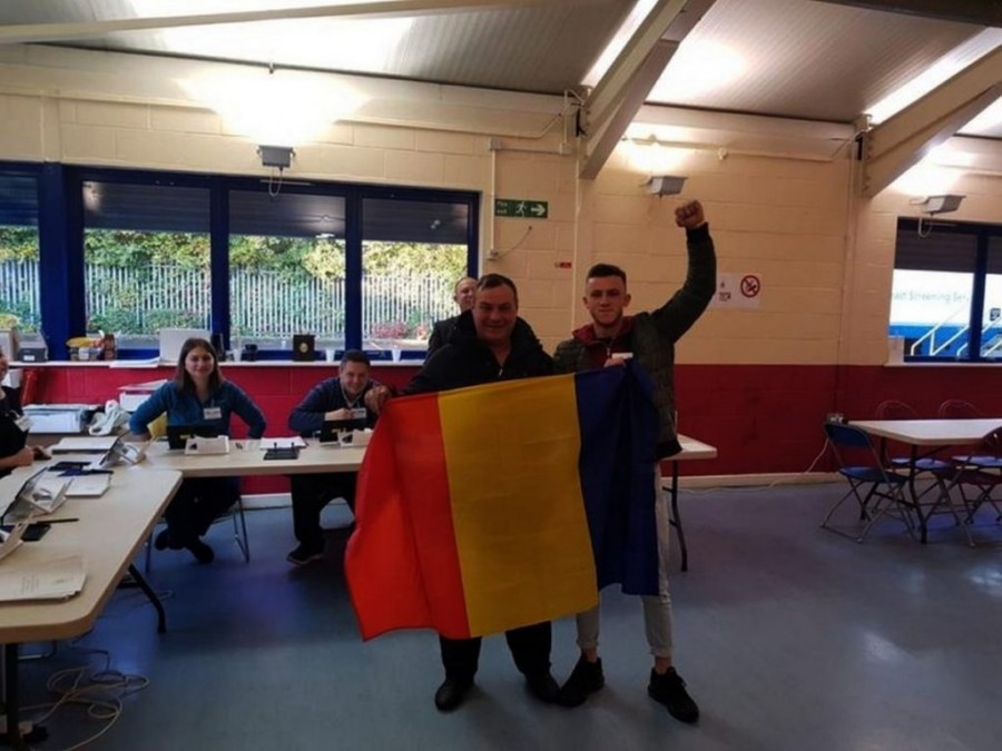 Legea prin care diaspora va putea vota două zile la alegerile parlamentare din decembrie, promulgată