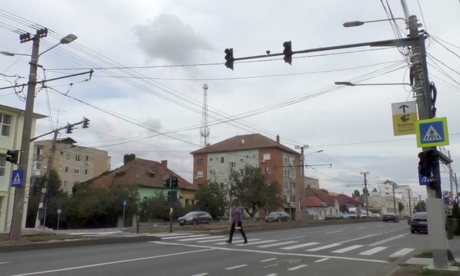 Atenție, șoferi! De vineri se pune în funcțiune semaforul de pe Calea Iuliu Maniu