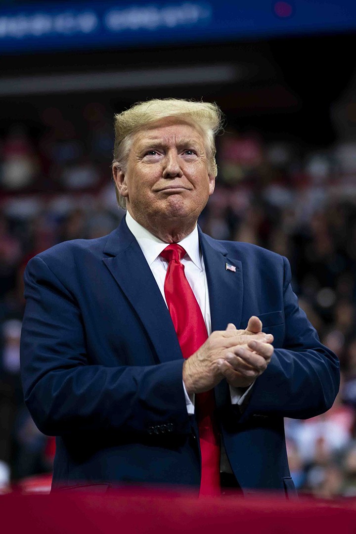 Donald Trump își clamează victoria după închiderea urnelor
