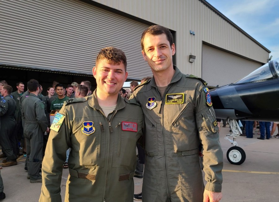 România are primul pilot instructor român pe aeronava T-38 Talon