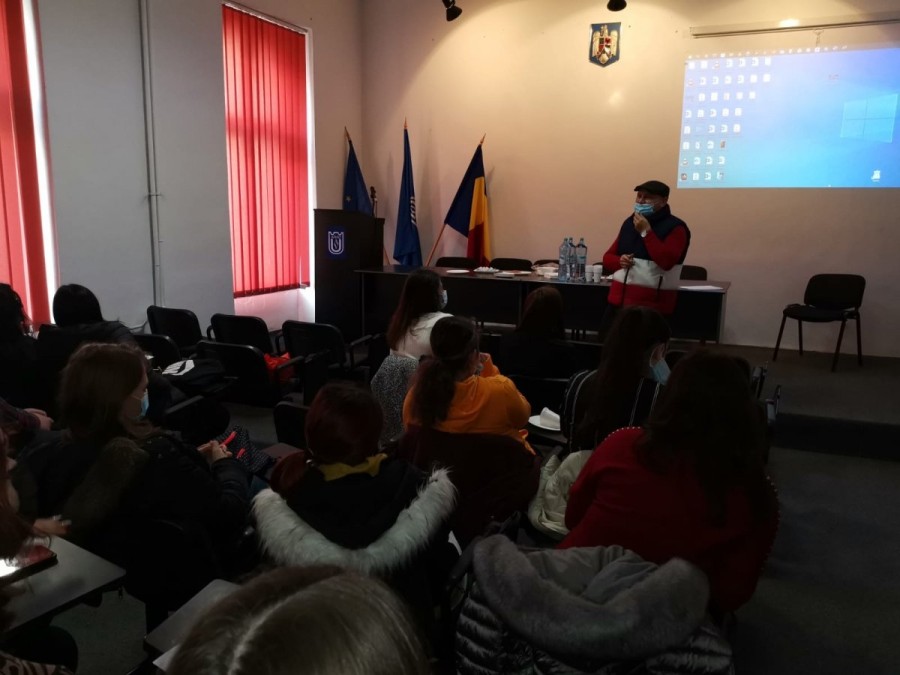 „Profesii ale viitorului”, un seminar pe teme economice, cu participarea elevilor de la Centrul Județean de Excelență