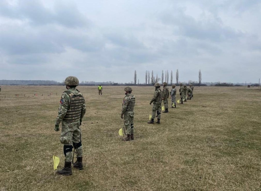 Militarii din Cetate au deschis focul în poligonul de la Felnac (FOTO)