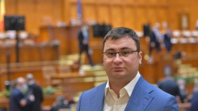 Glad Varga: „Să te afli în culpă şi să te răzbuni pe proprii clienţi pentru că nu respecţi legea este o practică infamă”