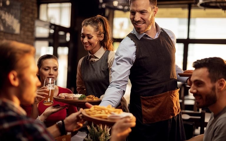 Reguli noi pentru restaurante începând de astăzi