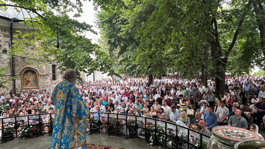 ITINERAR CHIRIARHAL AL ÎPS PĂRINTE ARHIEPISCOP TIMOTEI LA PRAZNICUL ADORMIRII MAICII DOMNULUI (FOTO)