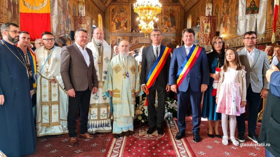 Biserica „Sf. Nicolae” din Păuliș a fost resfințită de ÎPS Timotei şi PS Emilian Crişanul