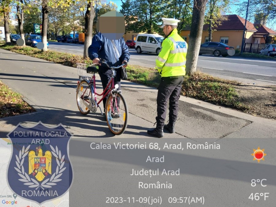 Biciclişti care mergeau pe trotuare şi trotinetari cu... pasageri arşi la buzunare de Poliţia Locală (FOTO)