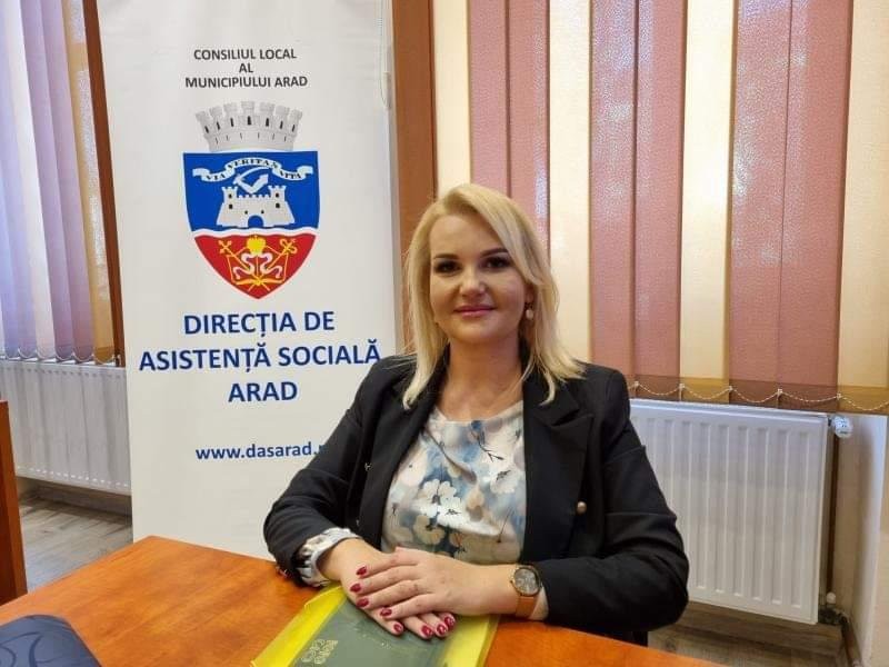 Profile în câteva „linii”: OANA PÂRVULESCU