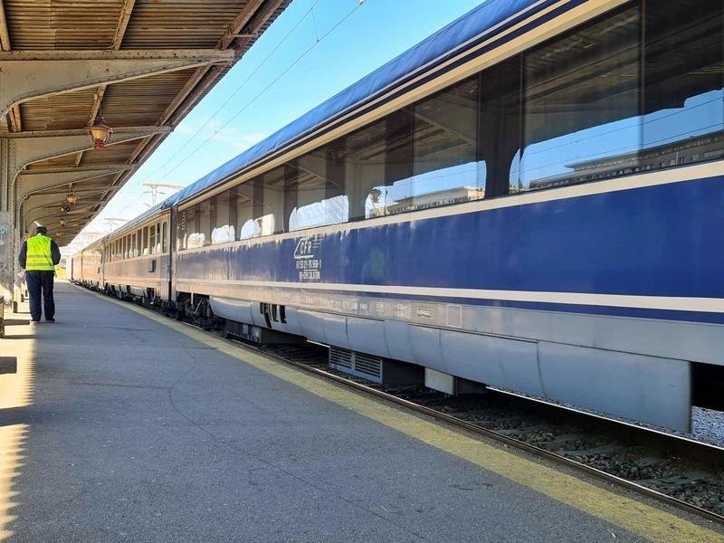 Întârzieri între 80 și 175 de minute pentru trenurile care circulă pe rutele Arad-Constanța și Oradea-Constanța