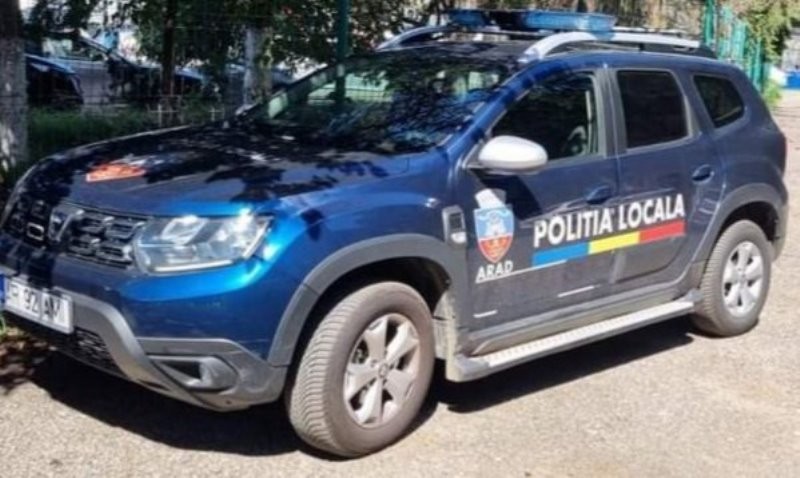 Asociații de proprietari notificate de Poliția Locală să întrețină spațiile verzi care sunt... pe domeniul public