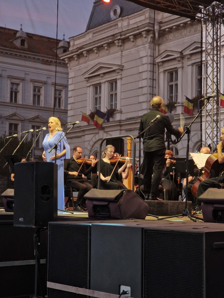 Mii de spectatori i-au aplaudat pe Valentina Naforniță, Ruxandra Donose, Ramón Vargas și Leontina Văduva în concertul final al International Salbek Opera Masterclass și al Zilelor Aradului