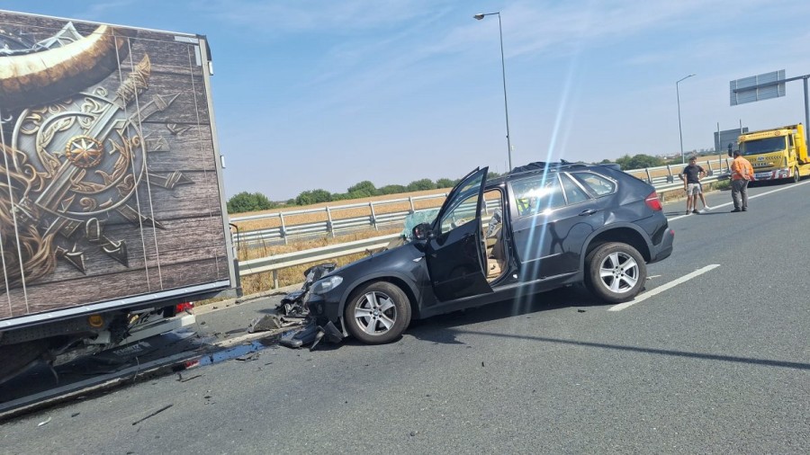 Accident rutier pe A1 între aeroport și coborârea de la ieșirea din Arad pe DN 7 (Foto)