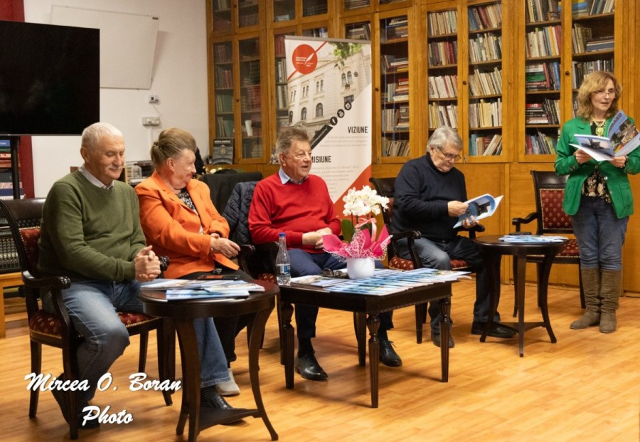 Eveniment: lansarea revistei STINDARD (FOTO)