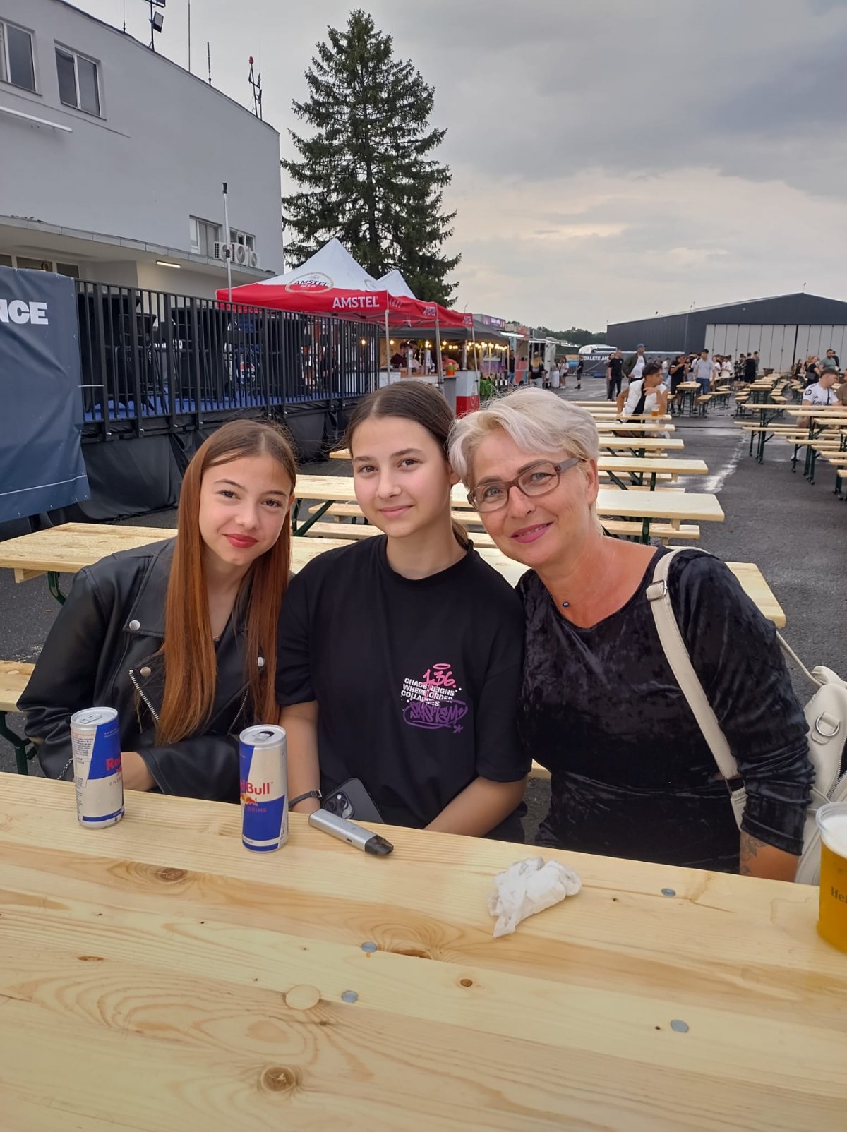 Festivalul Berii 2026 a decolat de pe Aeroportul Arad, într-o seară cu gust de vară, muzică și libertate