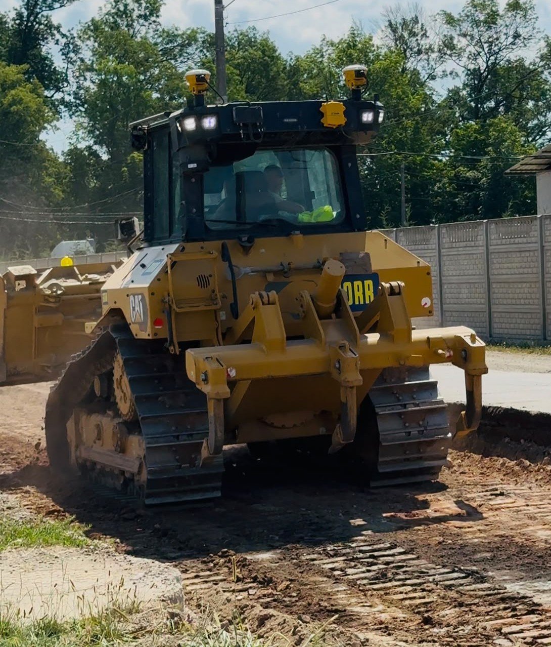 Se lucrează la modernizarea drumului dintre Lipova și Neudorf (FOTO)