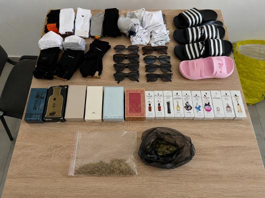 Produse contrafăcute și substanțe suspecte, descoperite de jandarmii arădeni în doar trei zile