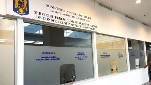 Cinci polițiști din Arad, condamnați la închisoare cu executare în dosarul mitei pentru permise auto