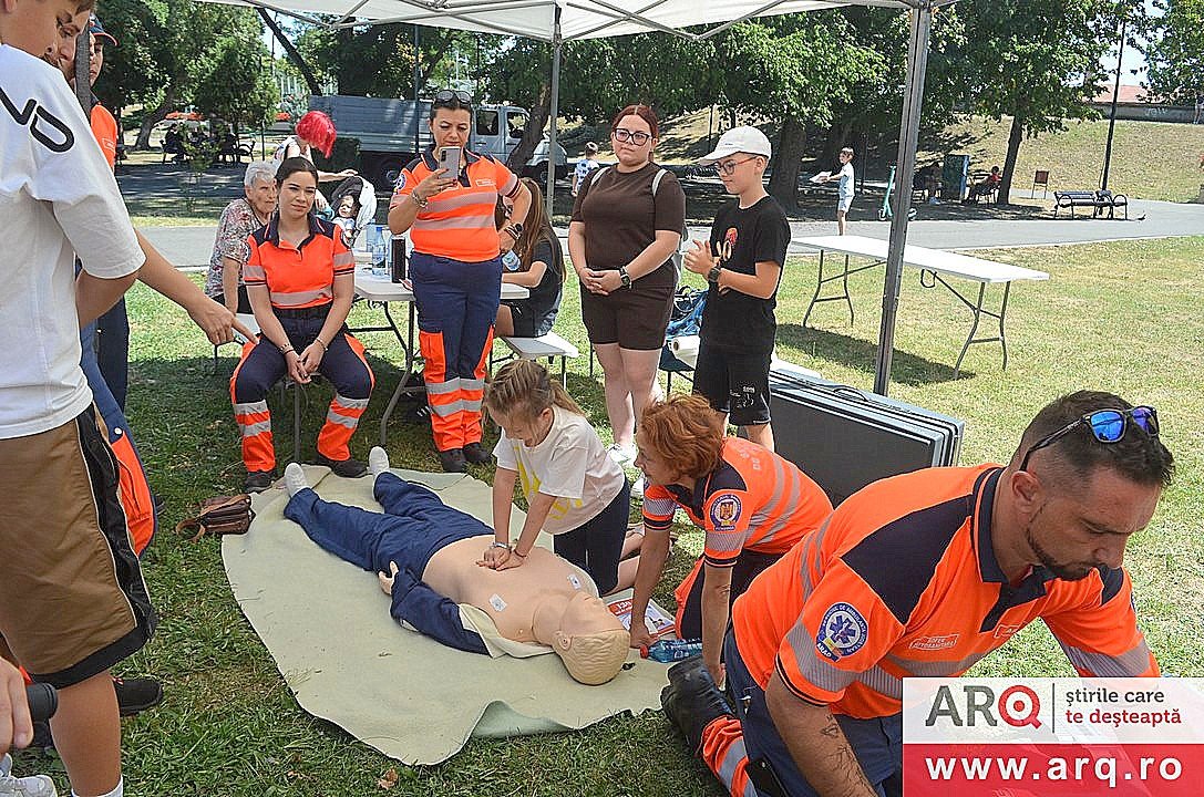 Serviciul Județean de Ambulanță Arad a marcat Ziua Ambulanței Române prin activități dedicate comunității arădene