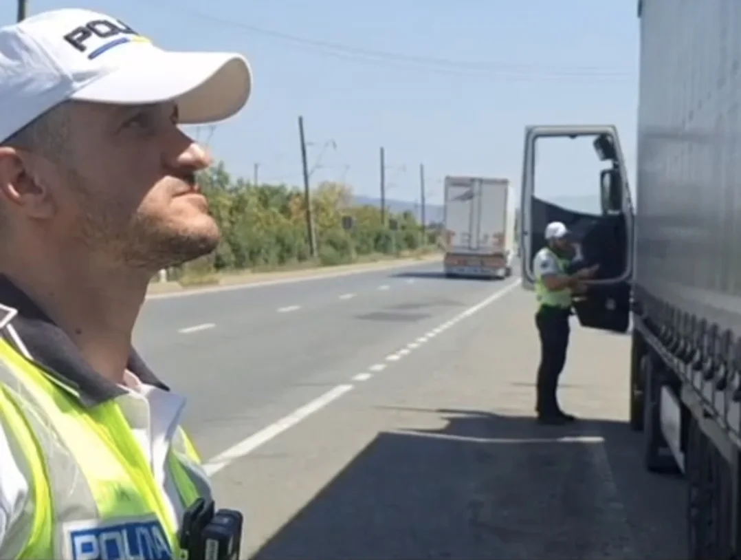 Poliția Arad a sancționat 128 de șoferi de camioane cod roșu